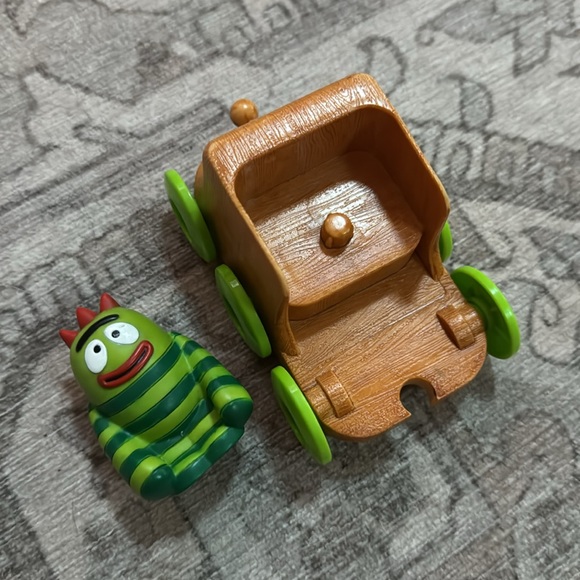 Yo Gabba Gabba! Brobee - Driven’ Friends toy car train - Nick Jr. - 2008 - Picture 8 of 16